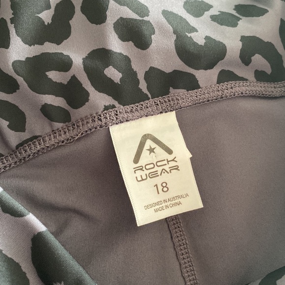 Rockwear Capri Leggings - Picture 5 of 6